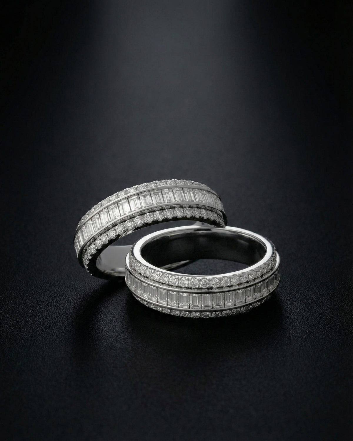Pavé Emblem Chain