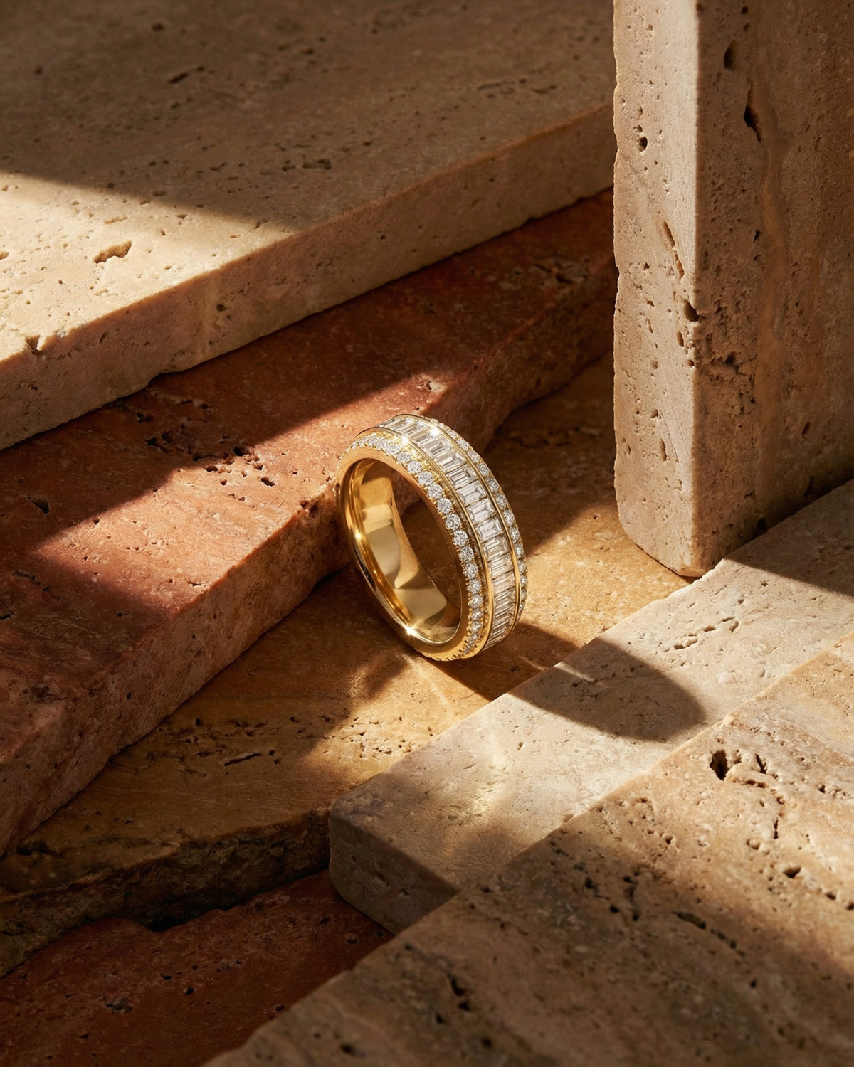 Pavé Emblem Chain