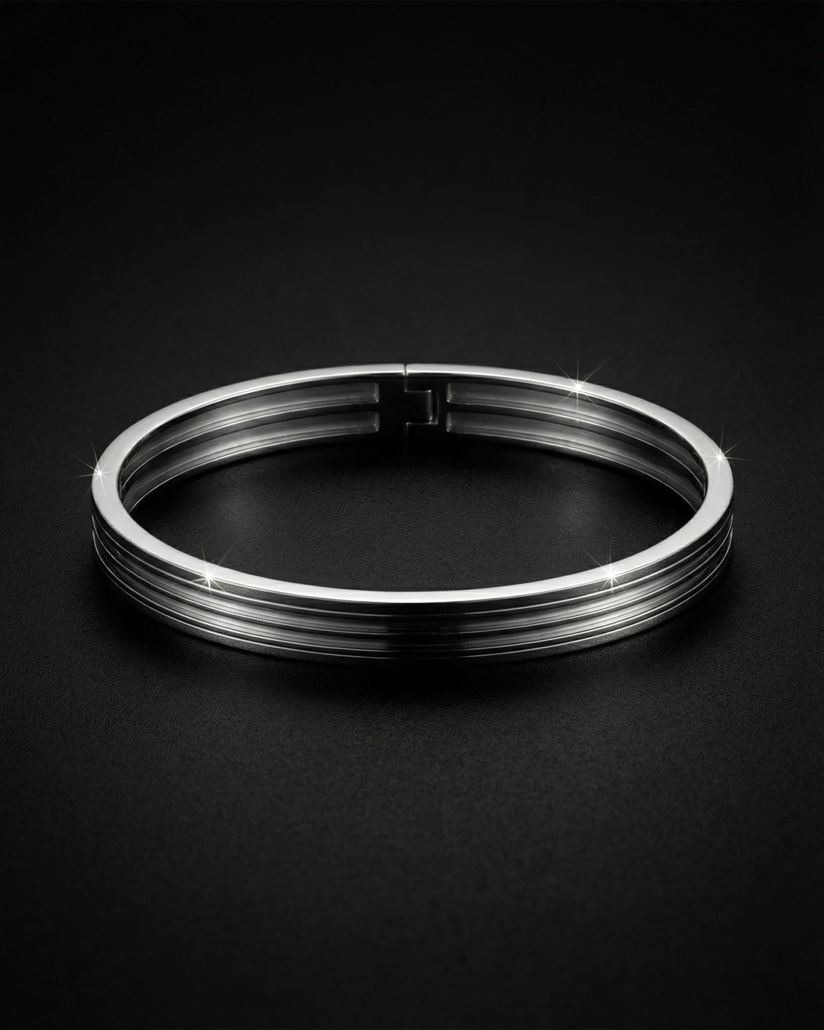 Tulle Crest Bangle