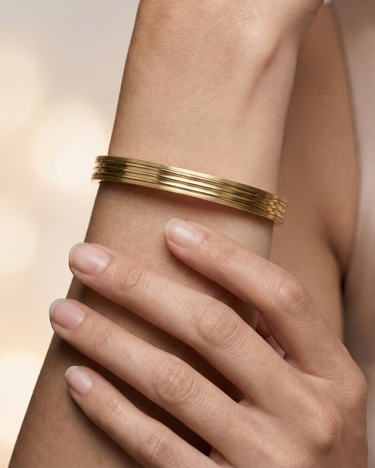 Tulle Crest Bangle